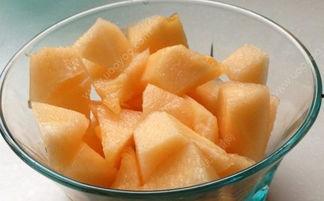 吃哈密瓜吃的嘴疼