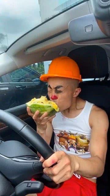 光头强在外吃瓜,揭秘娱乐圈幕后风云