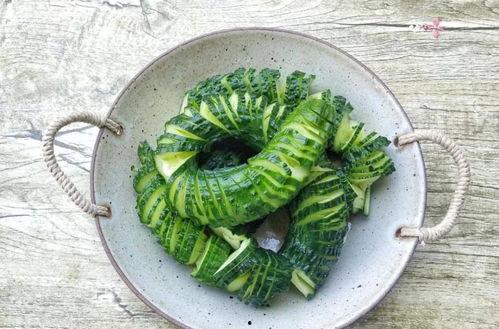 吃瓜就喜欢吃脆的,尽在吃瓜时光