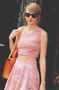 街拍单位吃瓜,品味人间烟火气