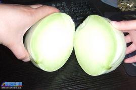 谁吃白瓜,谁在品尝这清甜佳肴？